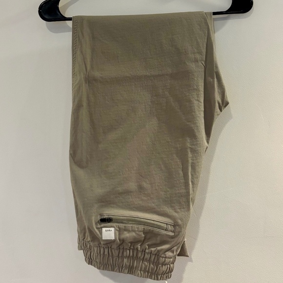 Vuori Pants - Picture 1 of 3